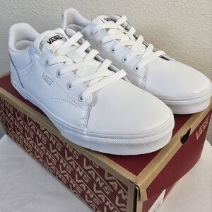 Van's Seldan Style Youth Size 6 White Leather Tennis Shoe Sneaker